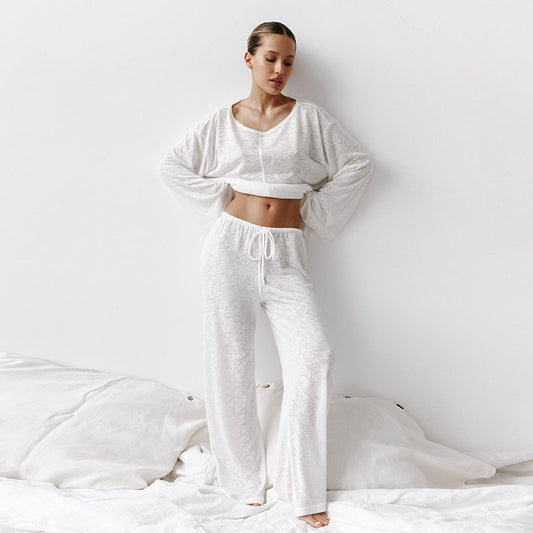 Tenue d'intérieur femme simple et élégante